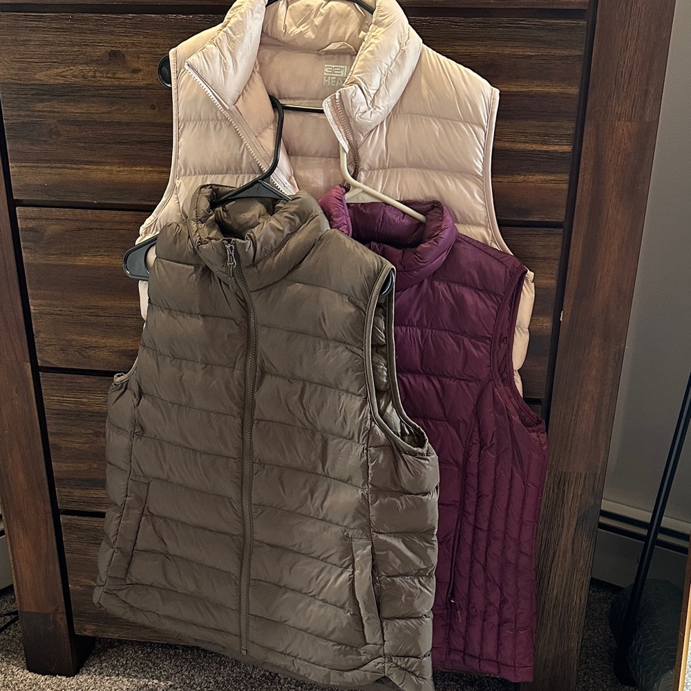 32 Degrees Quilted Packable Vests in Cream, Taupe, and Plum